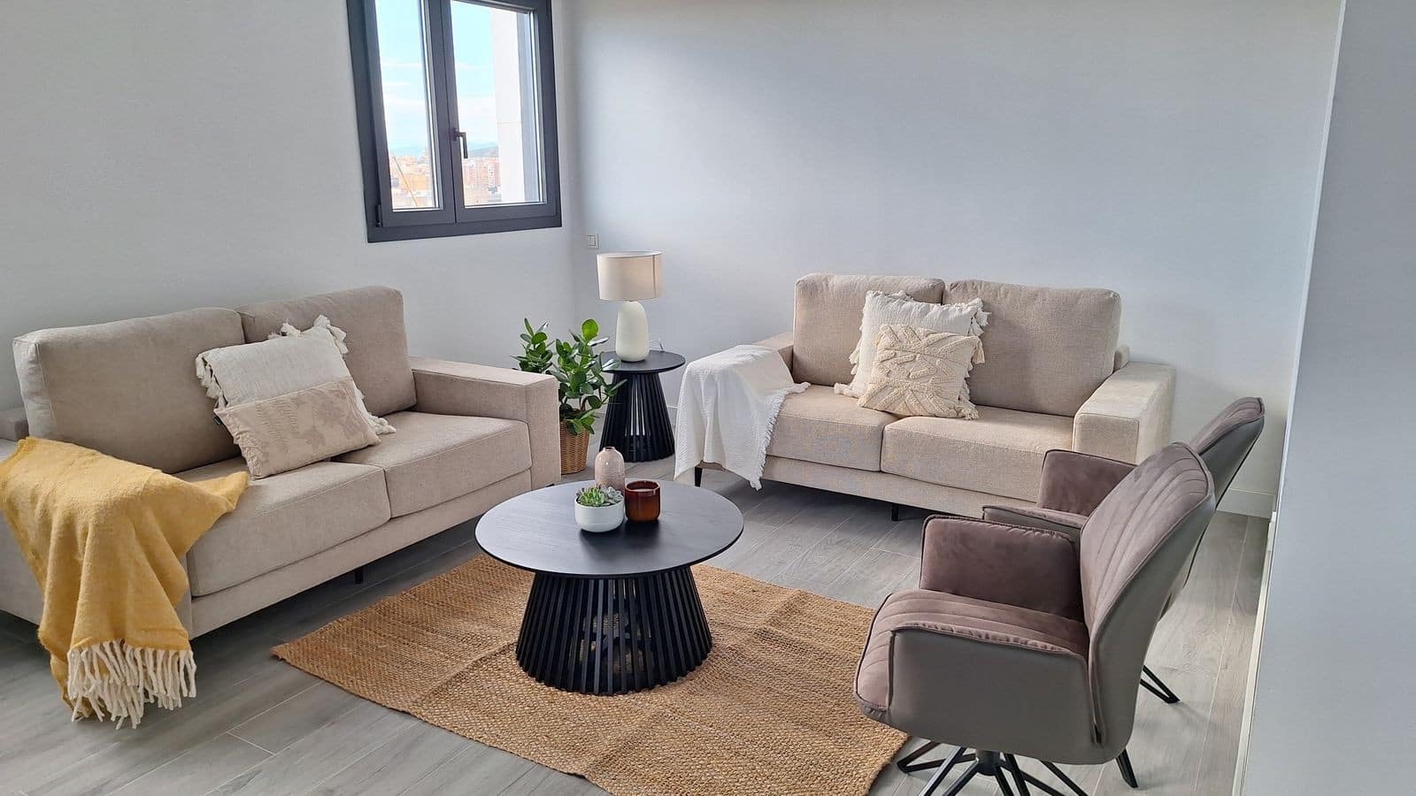 2 soveværelse Lejlighed til salg i Malaga by med swimmingpool - € 795.000 (Ref: 9145615)