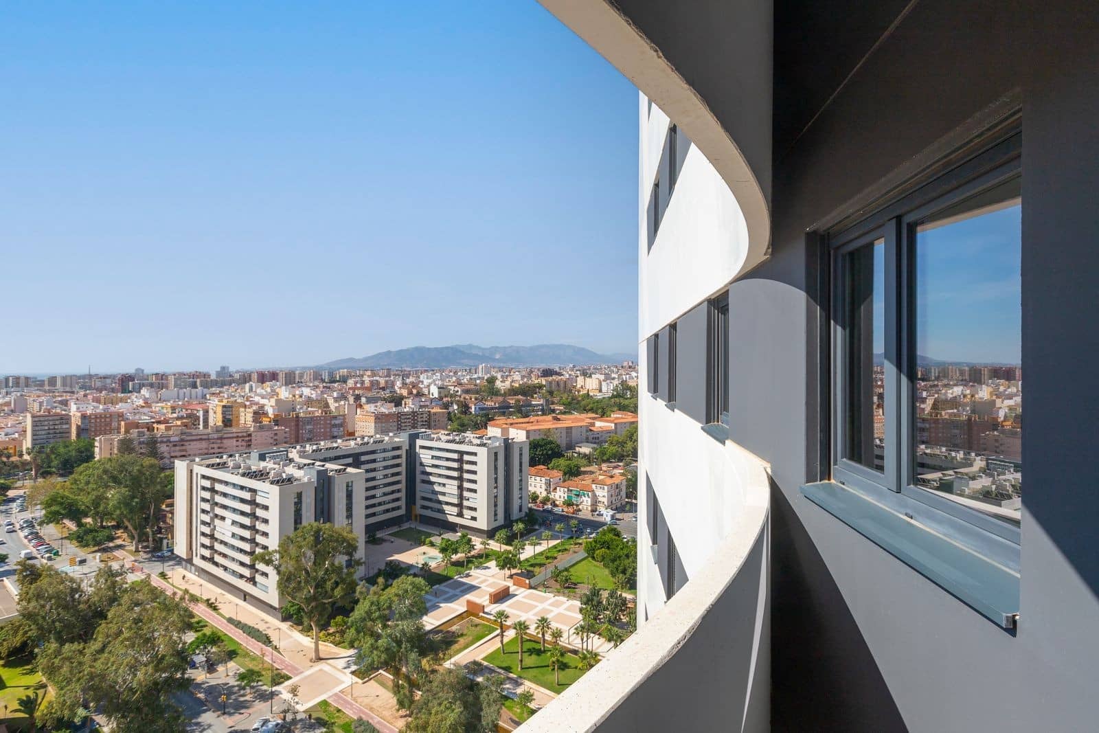 2 soveværelse Lejlighed til salg i Malaga by med swimmingpool - € 795.000 (Ref: 9145615)