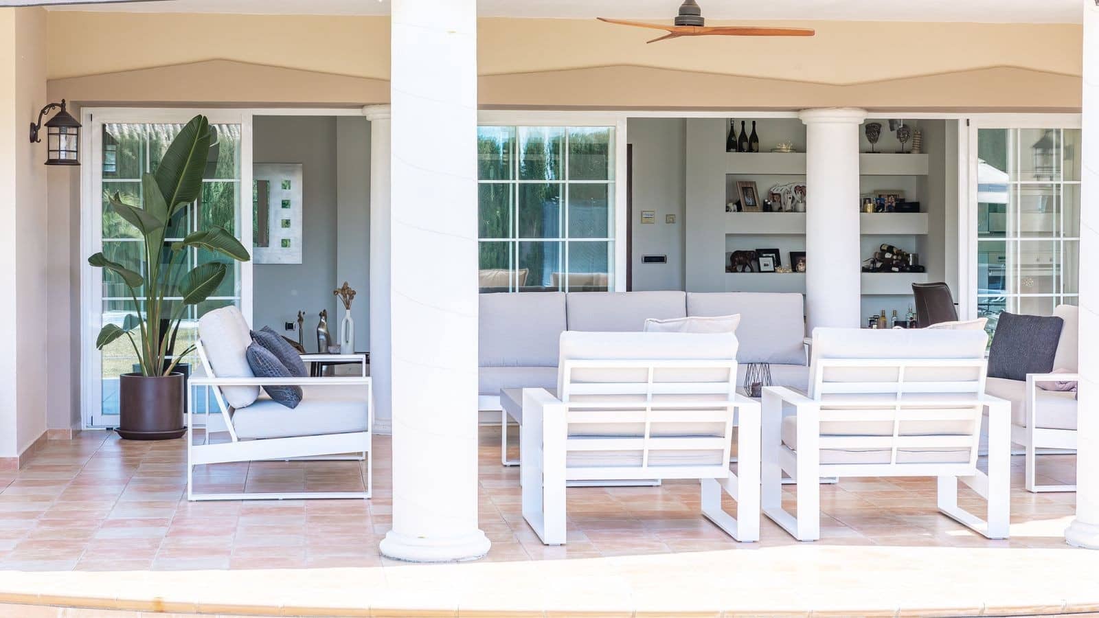 4 bedroom Villa for sale in Mijas Costa with pool garage - € 1,600,000 (Ref: 9145616)