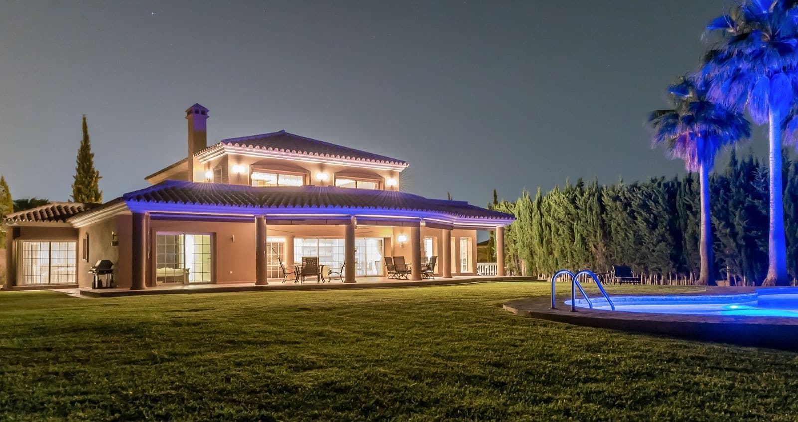 4 bedroom Villa for sale in Mijas Costa with pool garage - € 1,600,000 (Ref: 9145616)