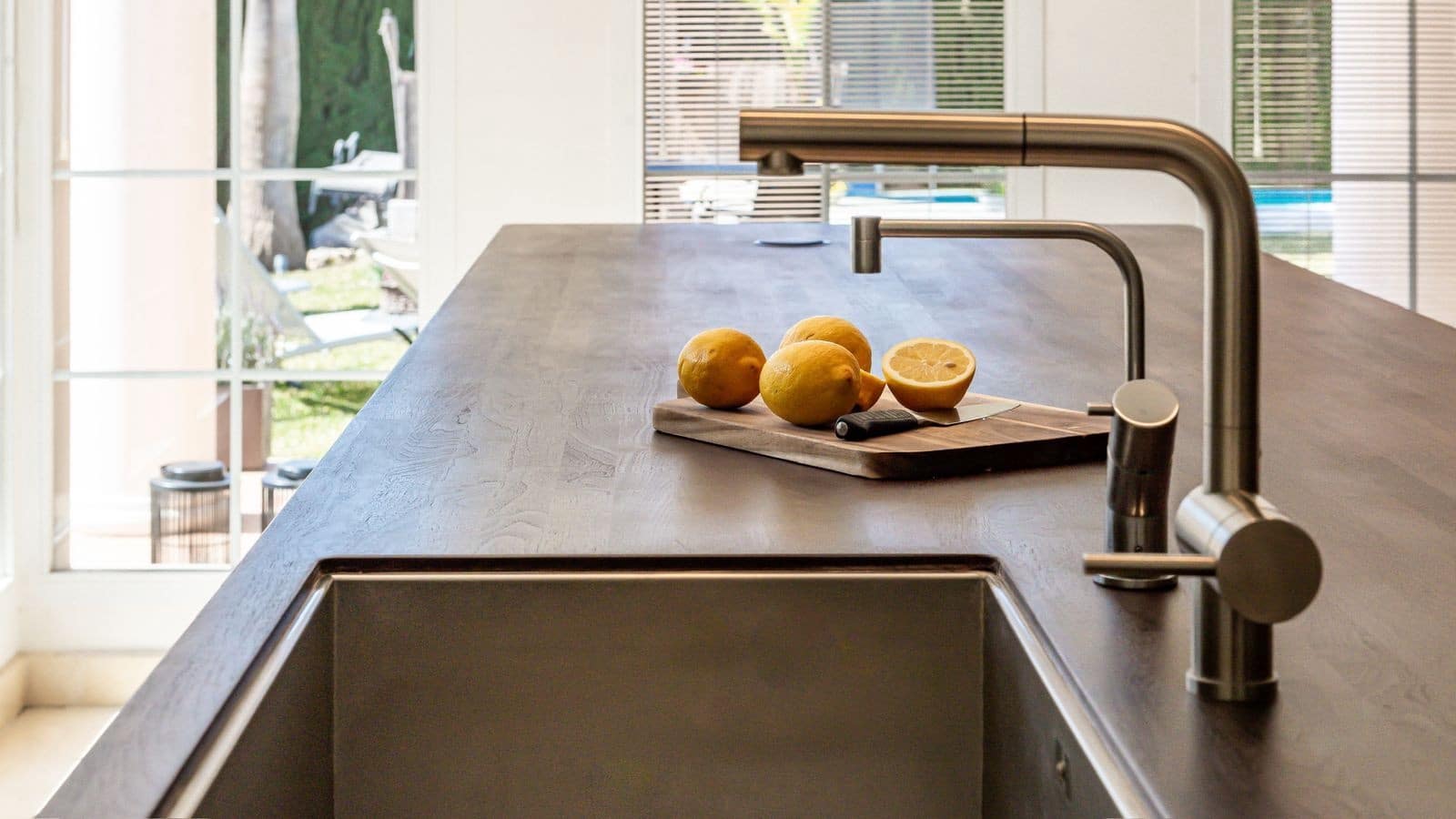 4 bedroom Villa for sale in Mijas Costa with pool garage - € 1,600,000 (Ref: 9145616)