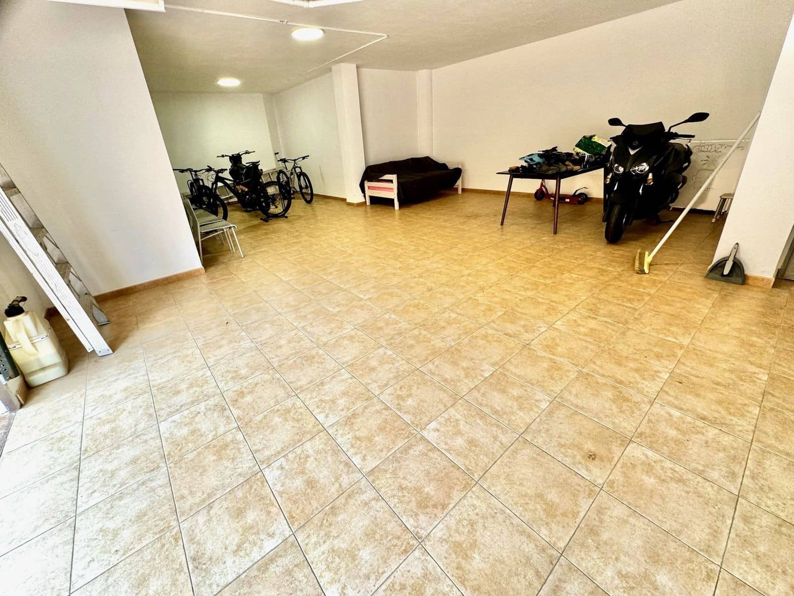 4 bedroom Villa for sale in Mijas Costa with pool garage - € 1,600,000 (Ref: 9145616)