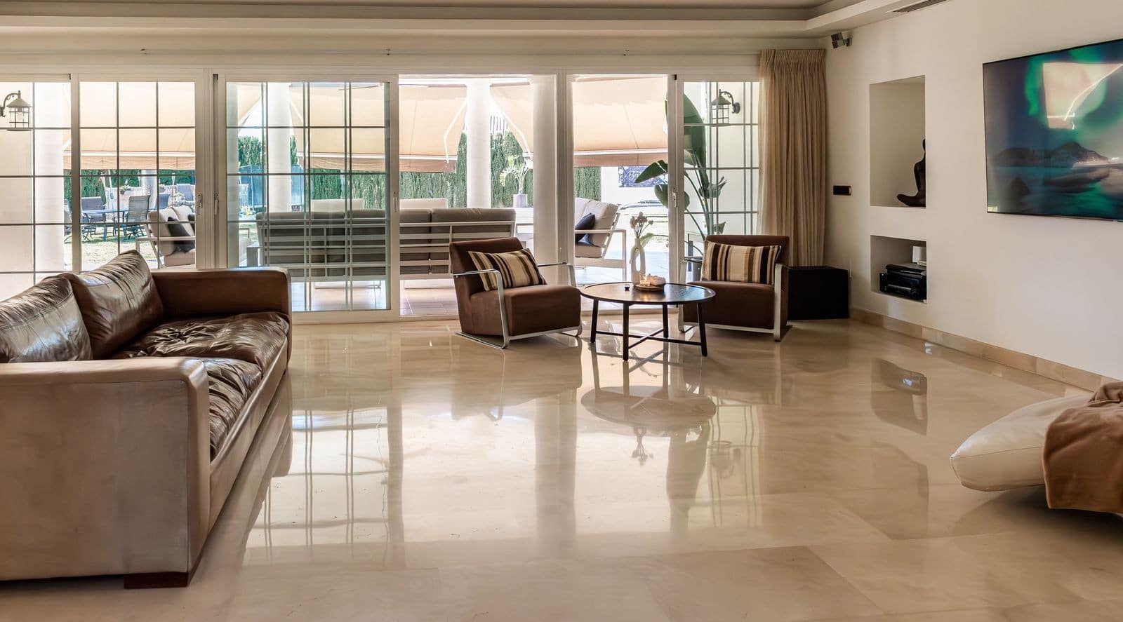 4 bedroom Villa for sale in Mijas Costa with pool garage - € 1,600,000 (Ref: 9145616)