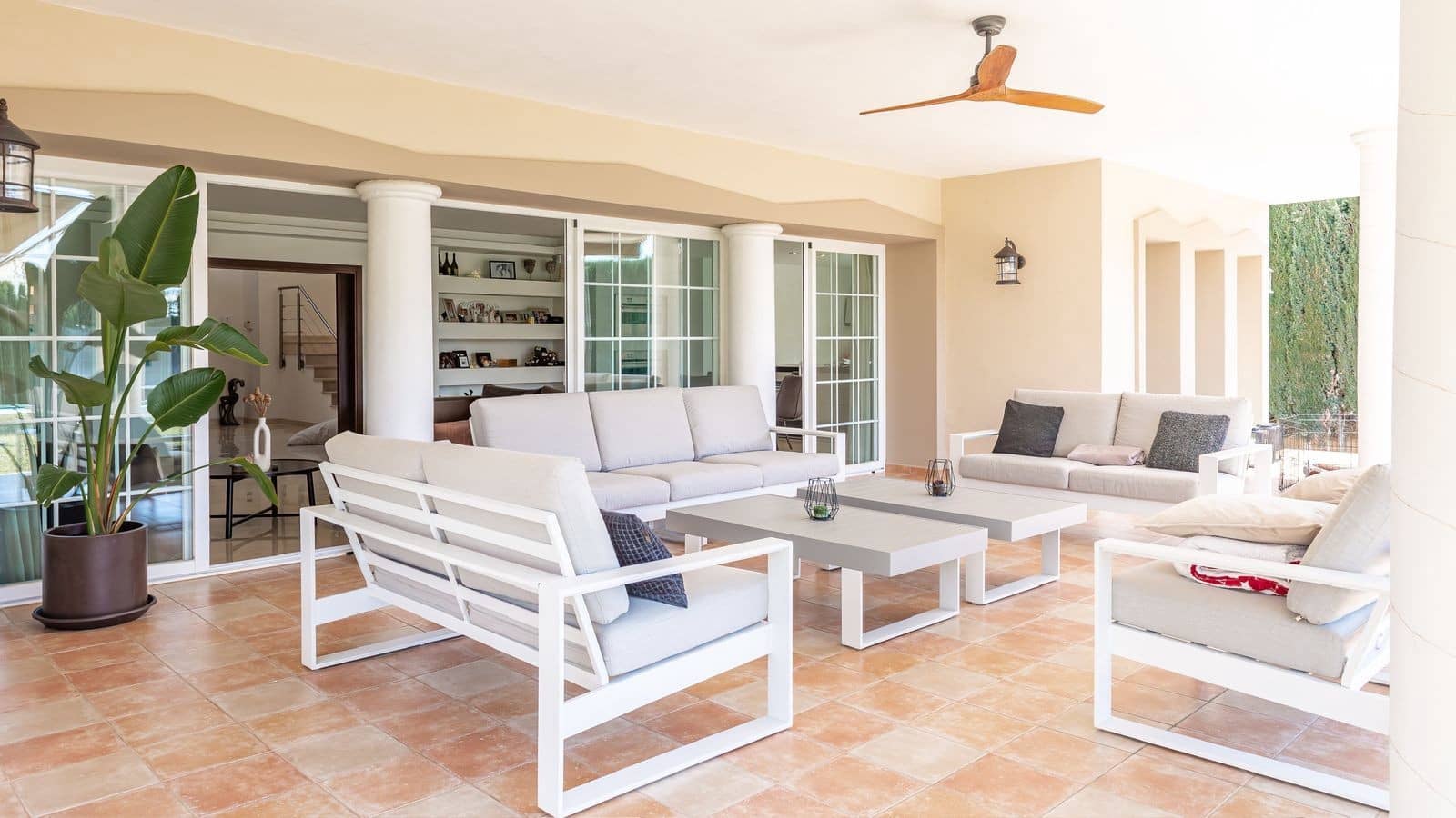 4 bedroom Villa for sale in Mijas Costa with pool garage - € 1,600,000 (Ref: 9145616)