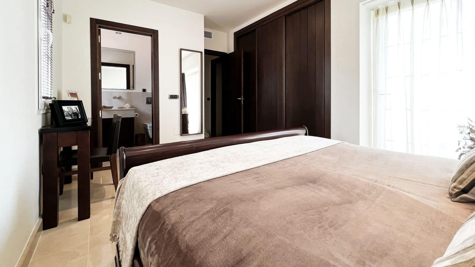 4 bedroom Villa for sale in Mijas Costa with pool garage - € 1,600,000 (Ref: 9145616)