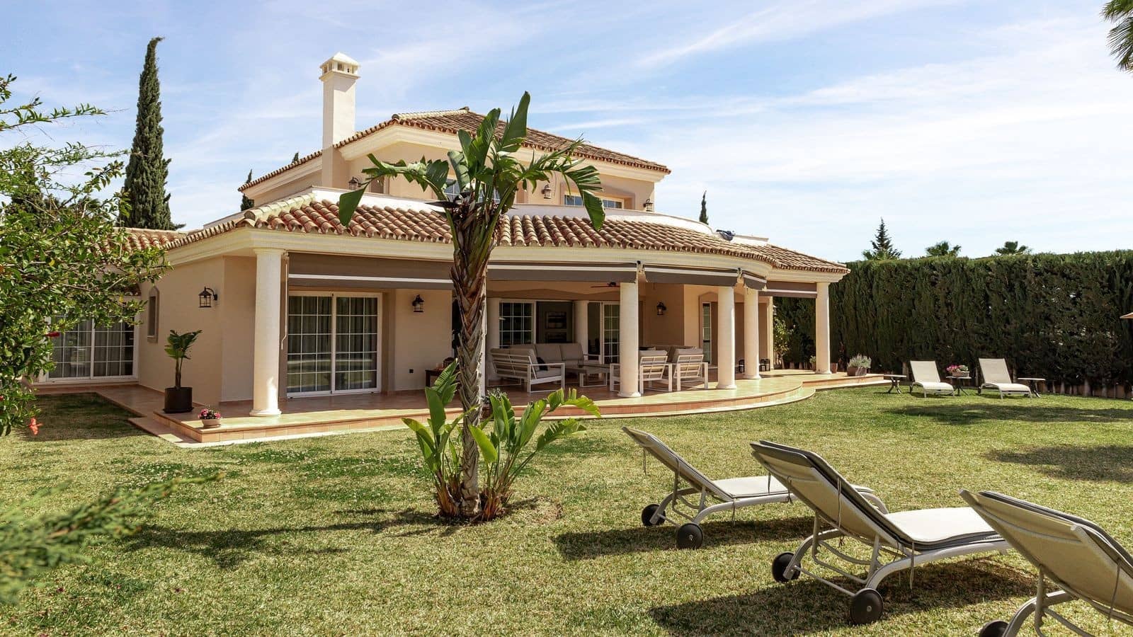 4 bedroom Villa for sale in Mijas Costa with pool garage - € 1,600,000 (Ref: 9145616)