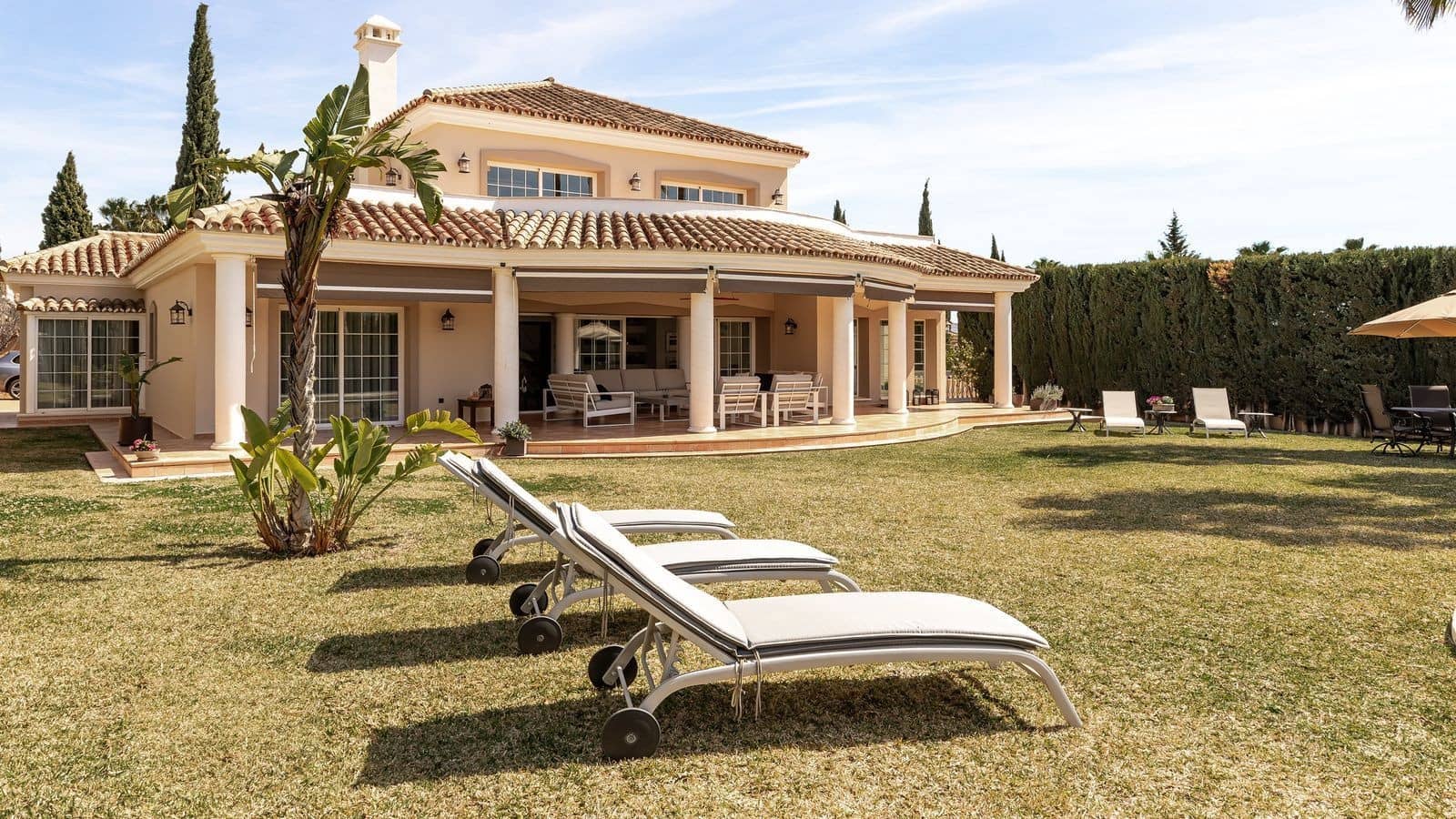 4 bedroom Villa for sale in Mijas Costa with pool garage - € 1,600,000 (Ref: 9145616)