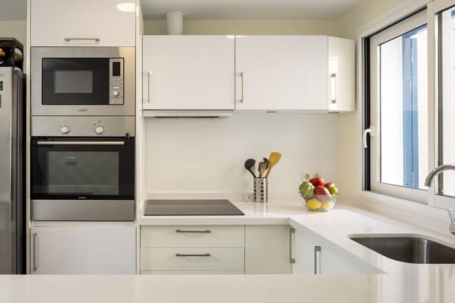 4 soverom Hus til salgs i El Palo, Málaga by - € 999 000 (Ref: 9145617)