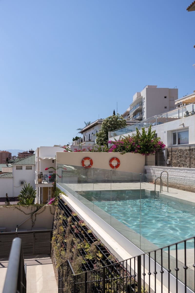 2 soverom Penthouse til salgs i Malaga by med svømmebasseng garasje - € 1 590 000 (Ref: 9147276)