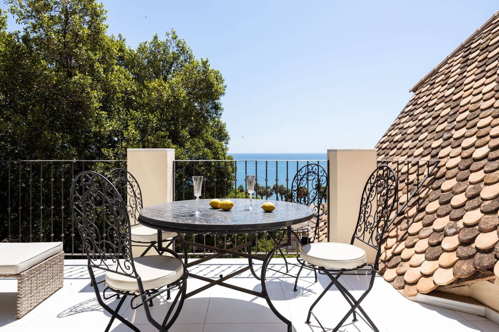 2 soverom Penthouse til salgs i Malaga by med svømmebasseng garasje - € 1 590 000 (Ref: 9147276)