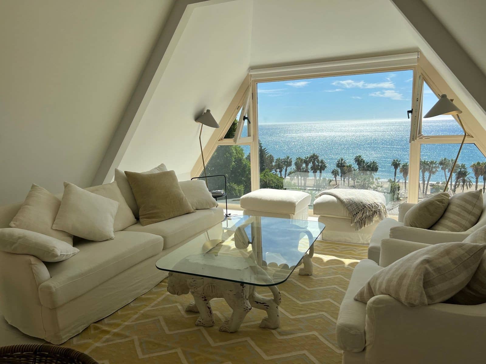 2 soverom Penthouse til salgs i Malaga by med svømmebasseng garasje - € 1 590 000 (Ref: 9147276)