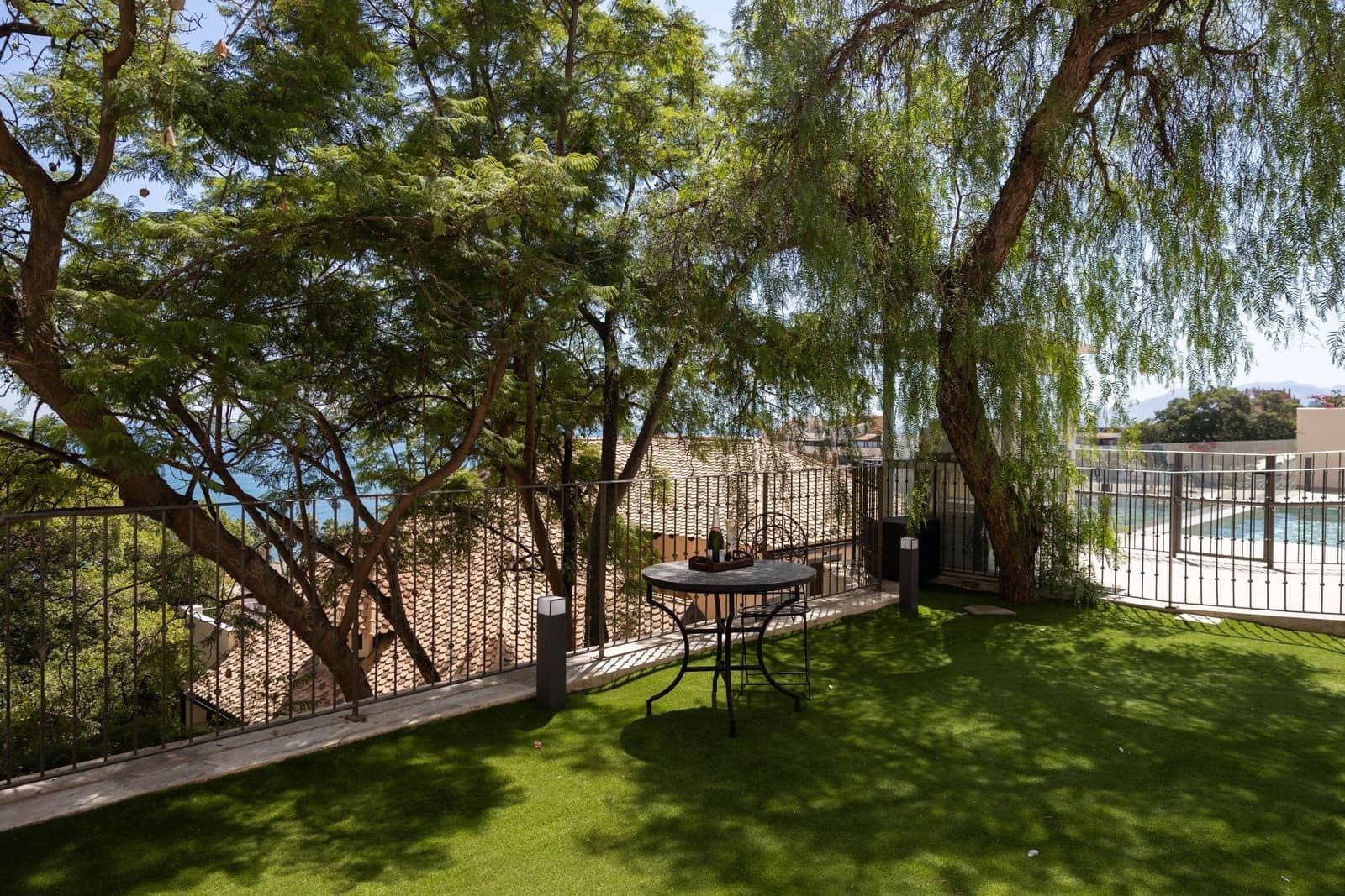 2 soverom Penthouse til salgs i Malaga by med svømmebasseng garasje - € 1 590 000 (Ref: 9147276)