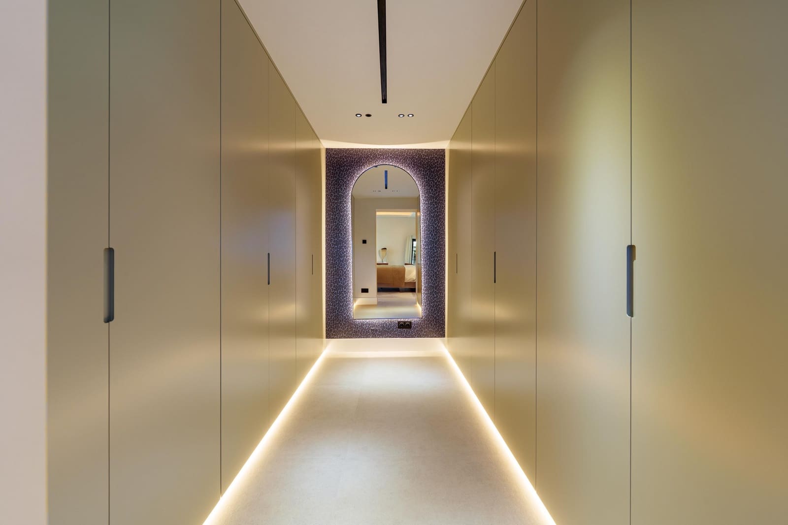 5 bedroom Villa for sale in Marbella with pool garage - € 6,500,000 (Ref: 9152277)