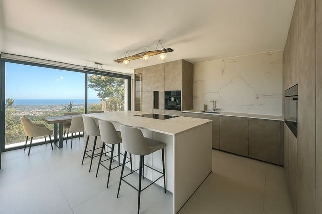 4 sovrum Villa till salu i Marbella med pool garage - 2 390 000 € (Ref: 9159553)