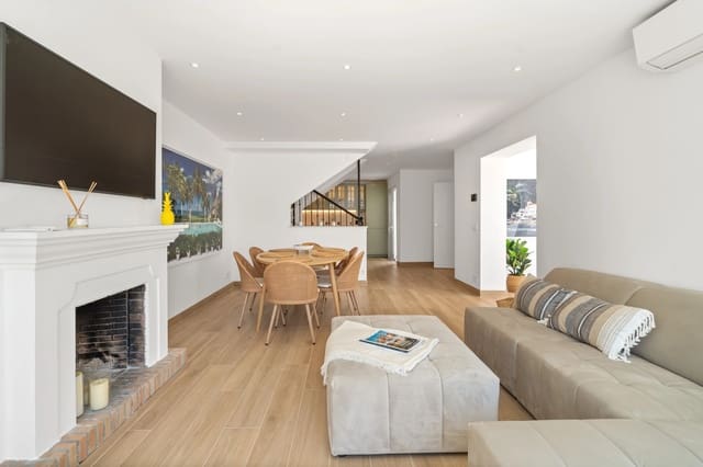 4 makuuhuone Omakotitalo myytävänä paikassa San Pedro de Alcantara, Marbella mukana 
autotalli - 1 195 000 € (Ref: 9159557)