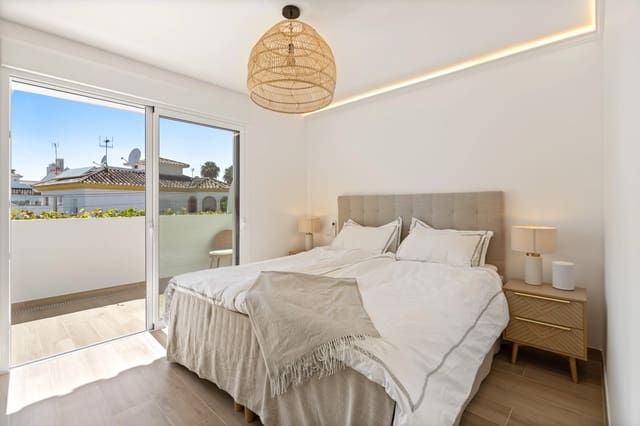 4 makuuhuone Omakotitalo myytävänä paikassa San Pedro de Alcantara, Marbella mukana 
autotalli - 1 195 000 € (Ref: 9159557)