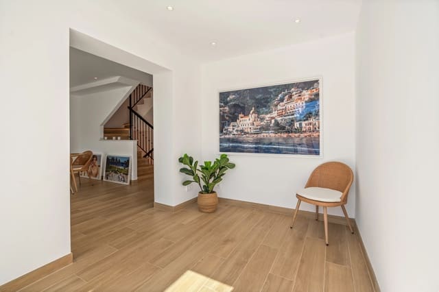 Casa de 4 habitaciones en San Pedro de Alcantara, Marbella en venta con garaje - 1.195.000 € (Ref: 9159557)