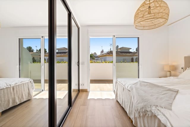 Casa de 4 habitaciones en San Pedro de Alcantara, Marbella en venta con garaje - 1.195.000 € (Ref: 9159557)