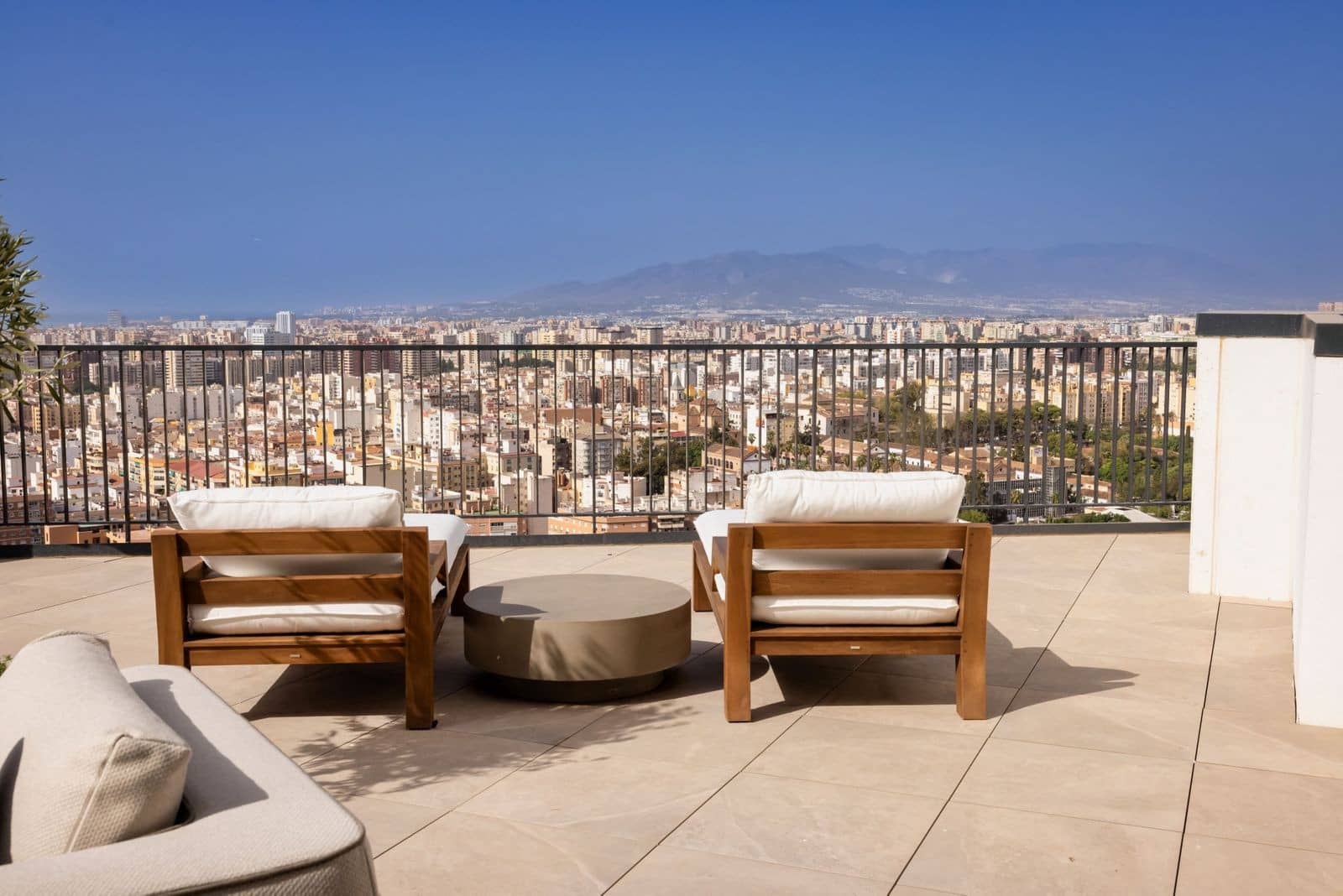 4 sypialnia Apartament na sprzedaż w Miasto Malaga z garażem - 2 200 000 € (Ref: 9161125)