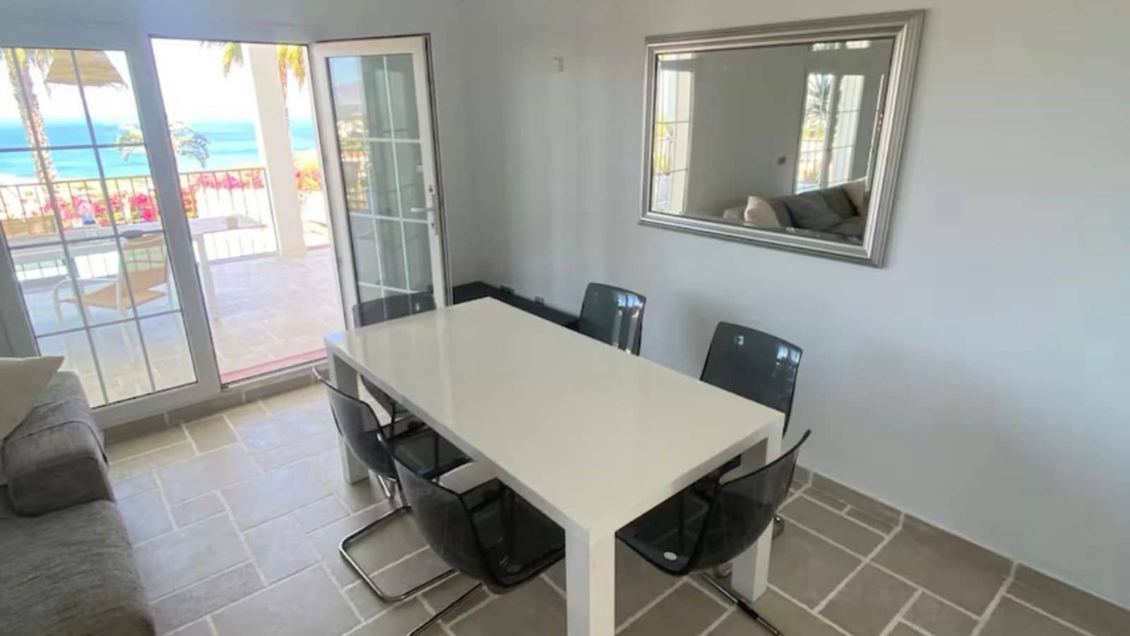 5 soveværelse Villa til salg i La Alcaidesa med swimmingpool garage - € 1.895.000 (Ref: 9174589)