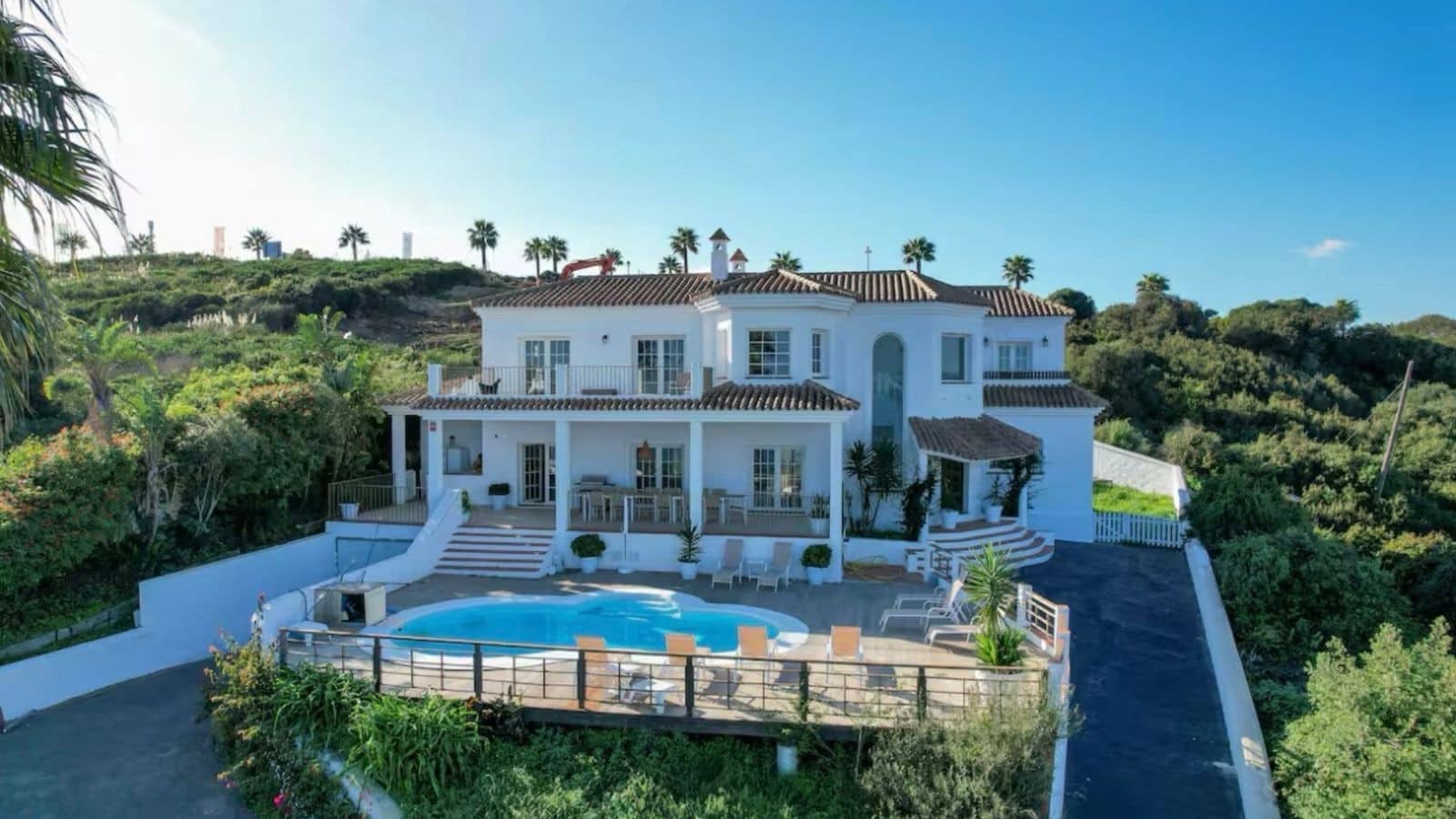 5 soveværelse Villa til salg i La Alcaidesa med swimmingpool garage - € 1.895.000 (Ref: 9174589)