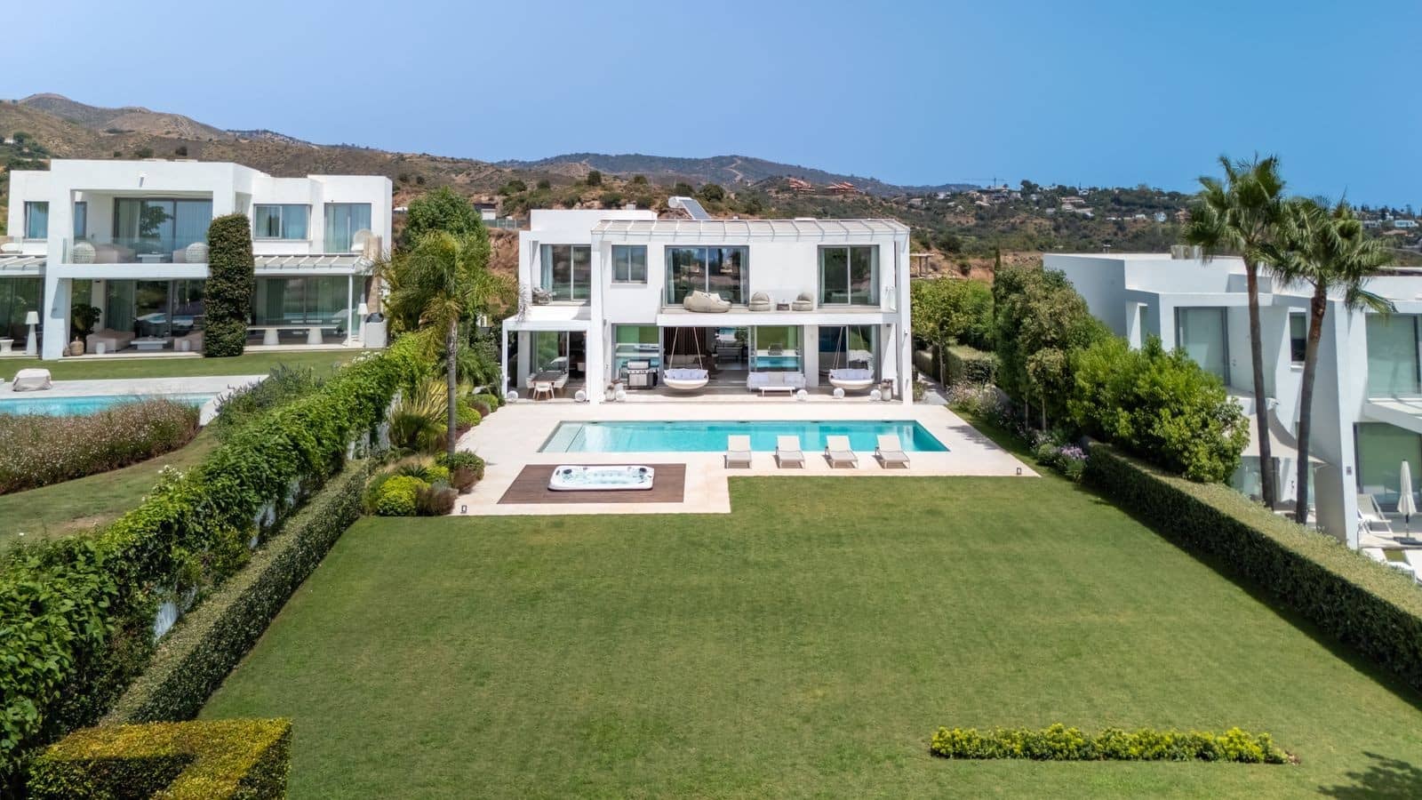 5 bedroom Villa for sale in Marbella with pool garage - € 3,800,000 (Ref: 9174590)