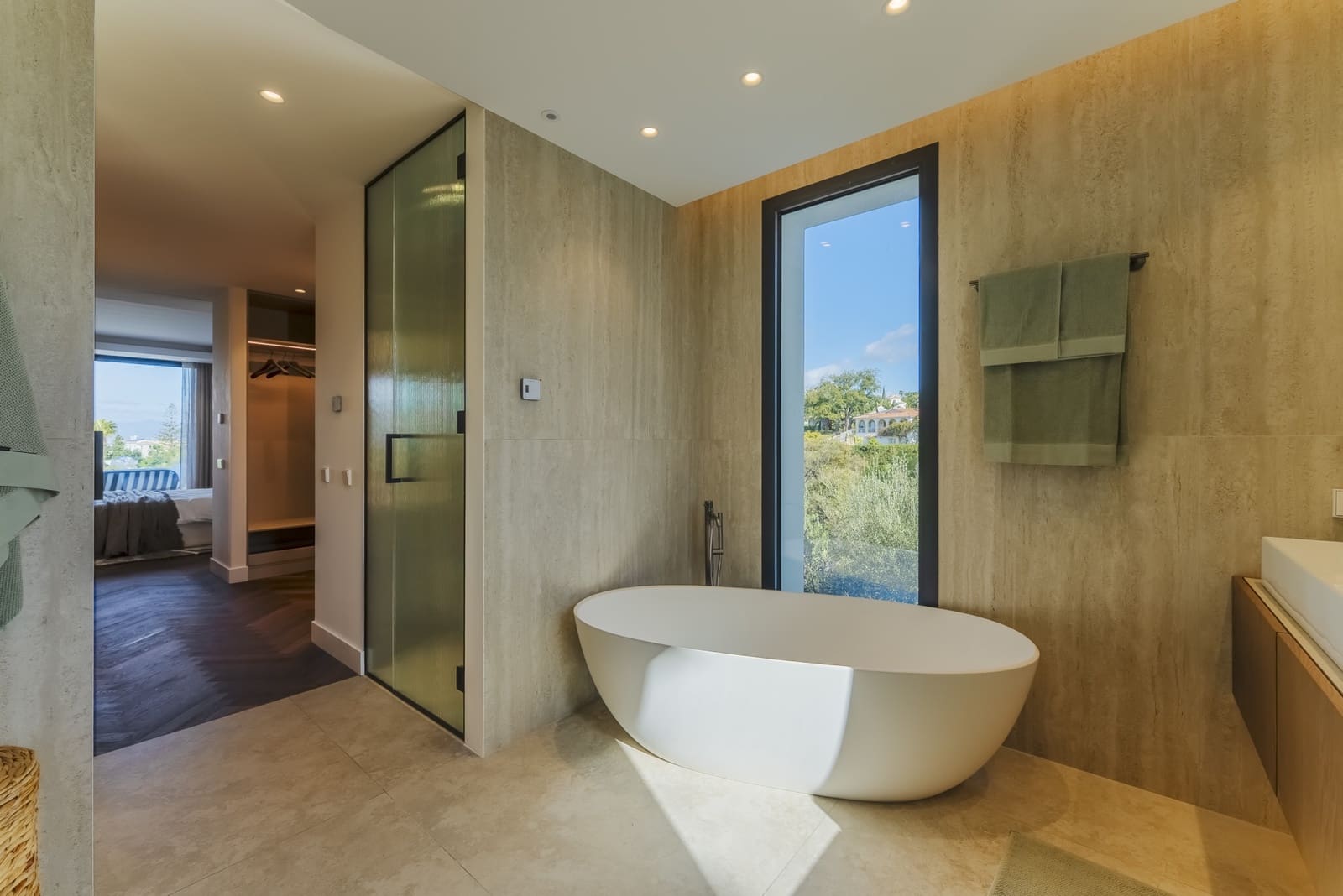 6 bedroom Villa for sale in Marbella with pool garage - € 3,975,000 (Ref: 9177732)