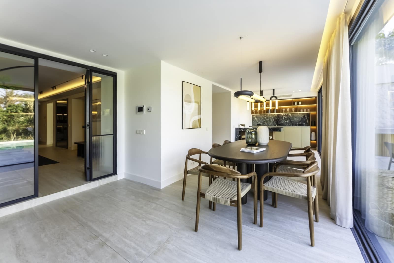 6 bedroom Villa for sale in Marbella with pool garage - € 3,975,000 (Ref: 9177732)