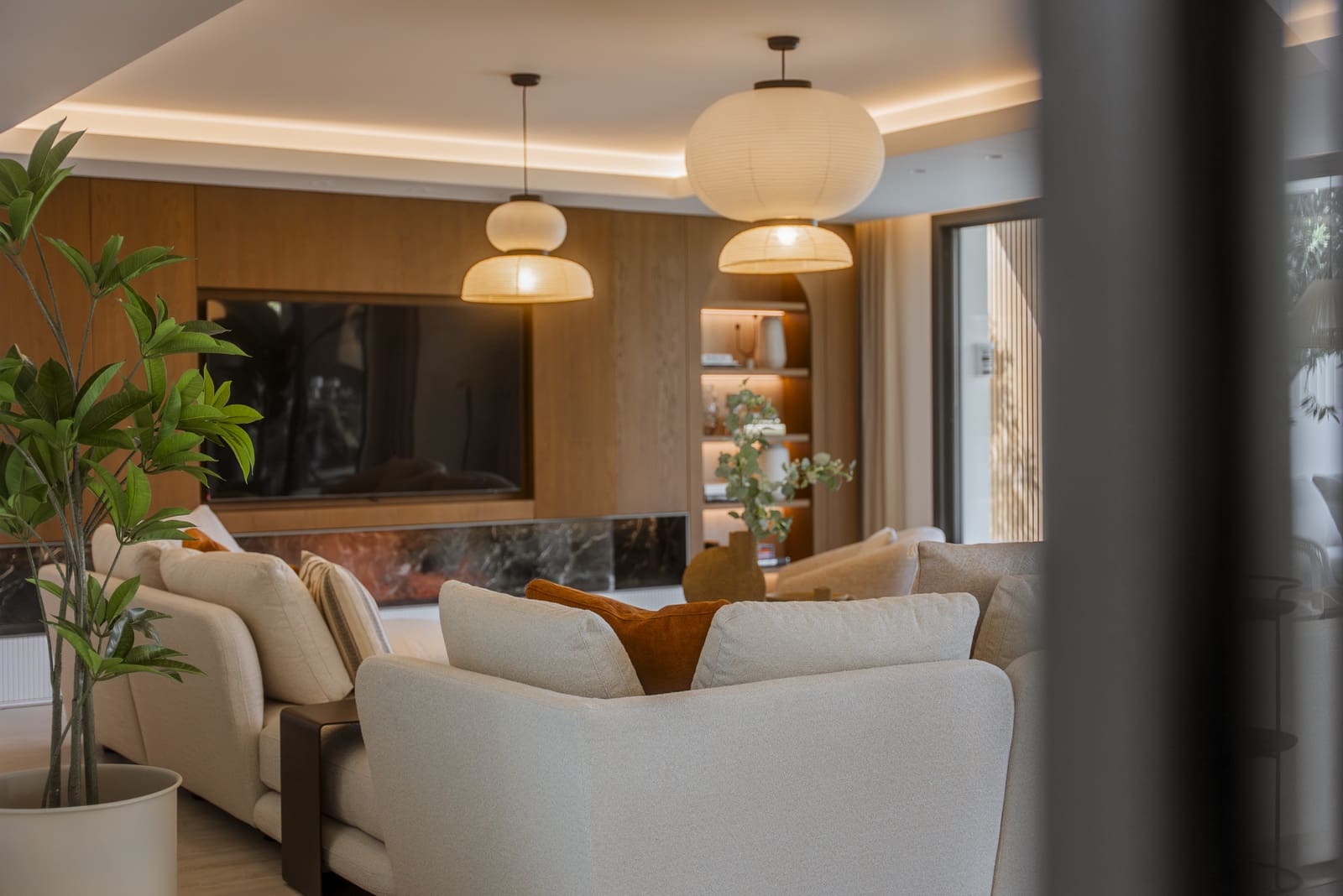 6 bedroom Villa for sale in Marbella with pool garage - € 3,975,000 (Ref: 9177732)