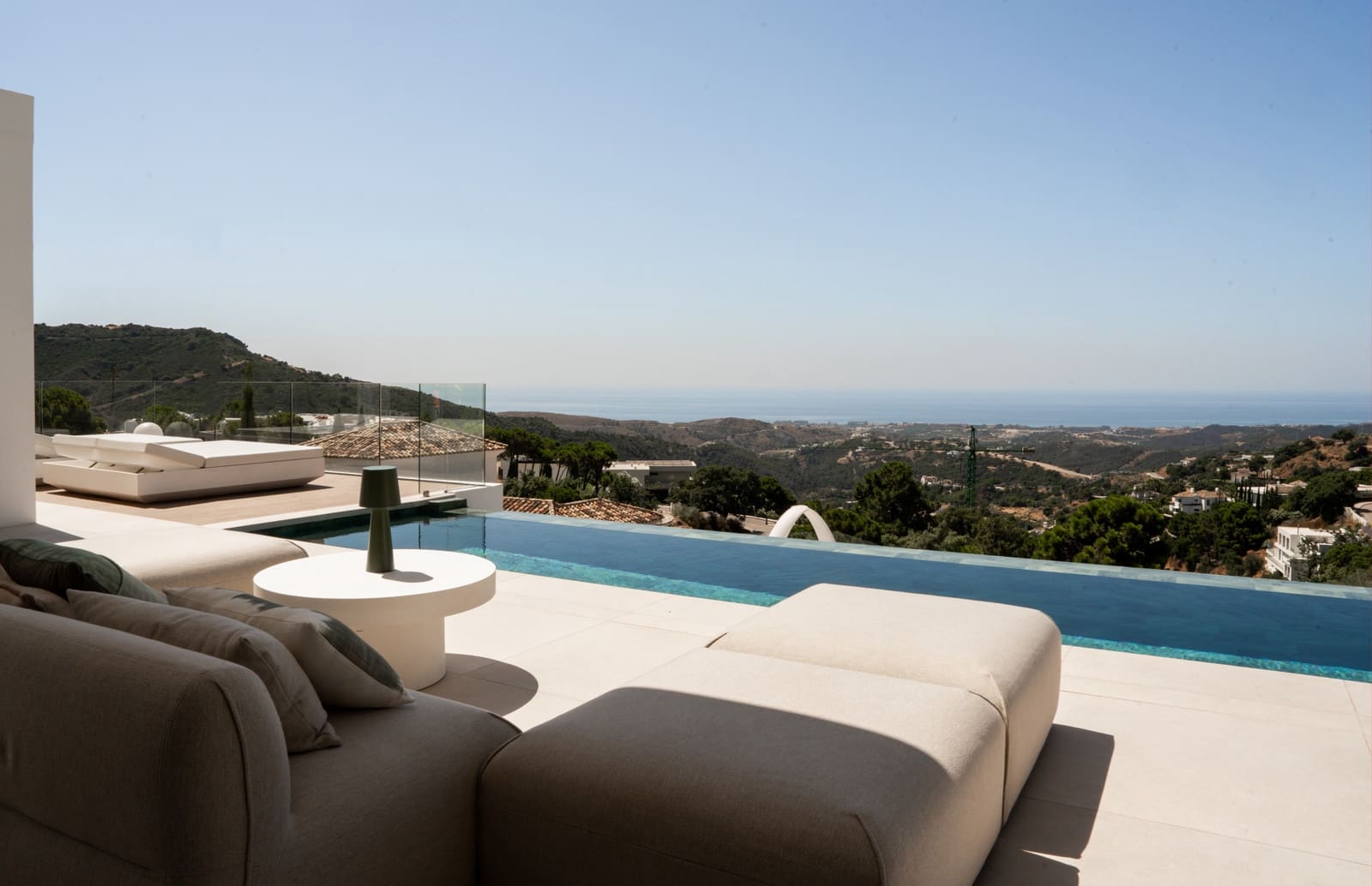 4 bedroom Villa for sale in Benahavis with pool garage - € 7,995,000 (Ref: 9181108)