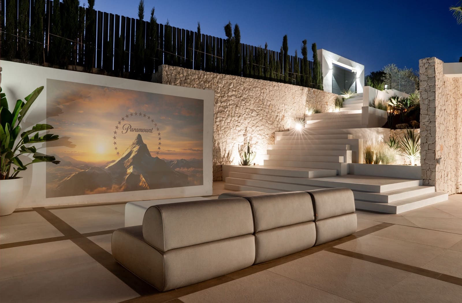 4 bedroom Villa for sale in Benahavis with pool garage - € 7,995,000 (Ref: 9181108)