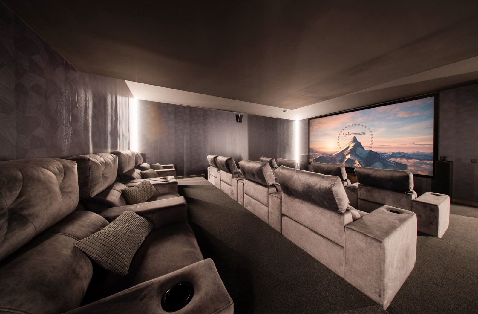 4 bedroom Villa for sale in Benahavis with pool garage - € 7,995,000 (Ref: 9181108)