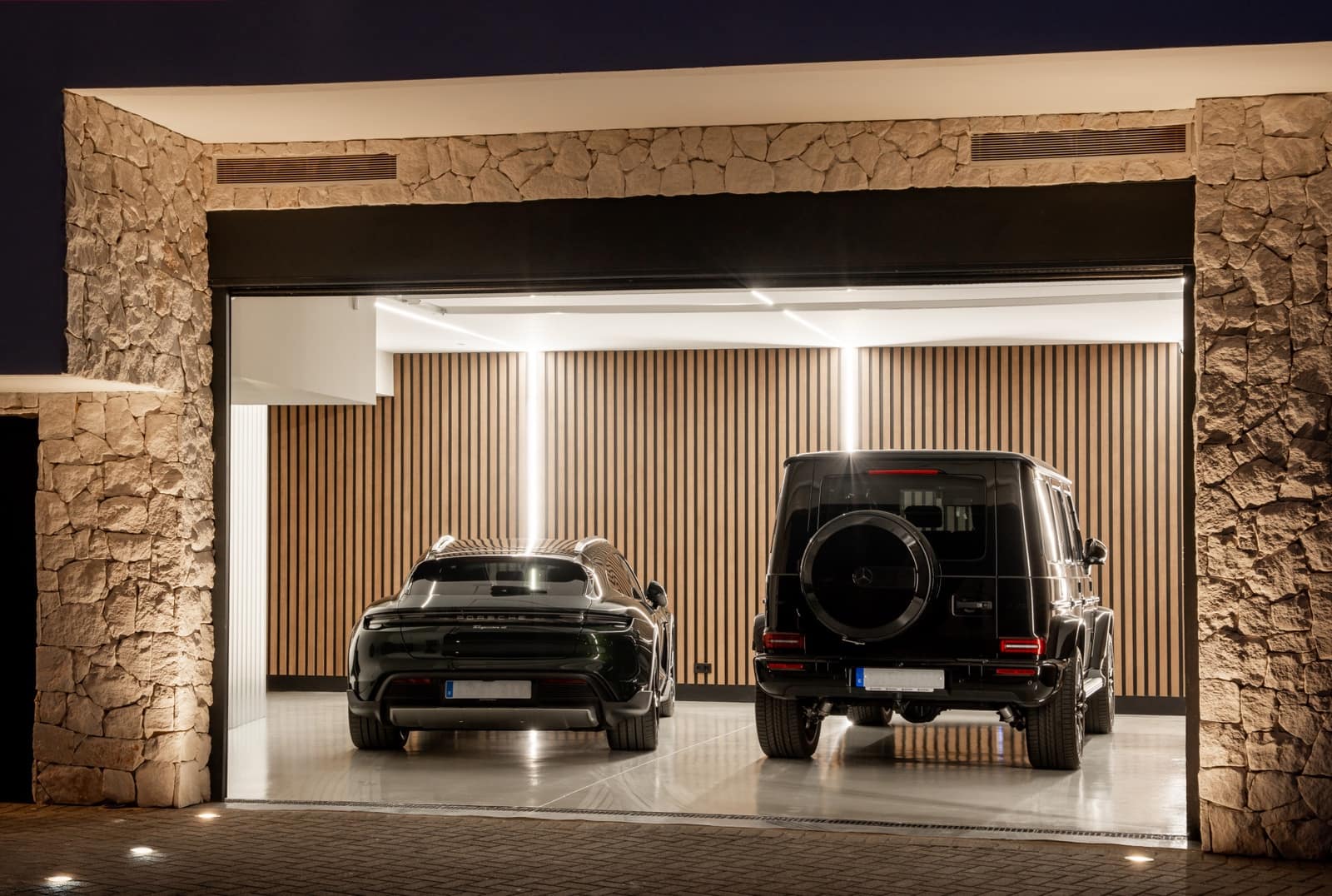 4 bedroom Villa for sale in Benahavis with pool garage - € 7,995,000 (Ref: 9181108)