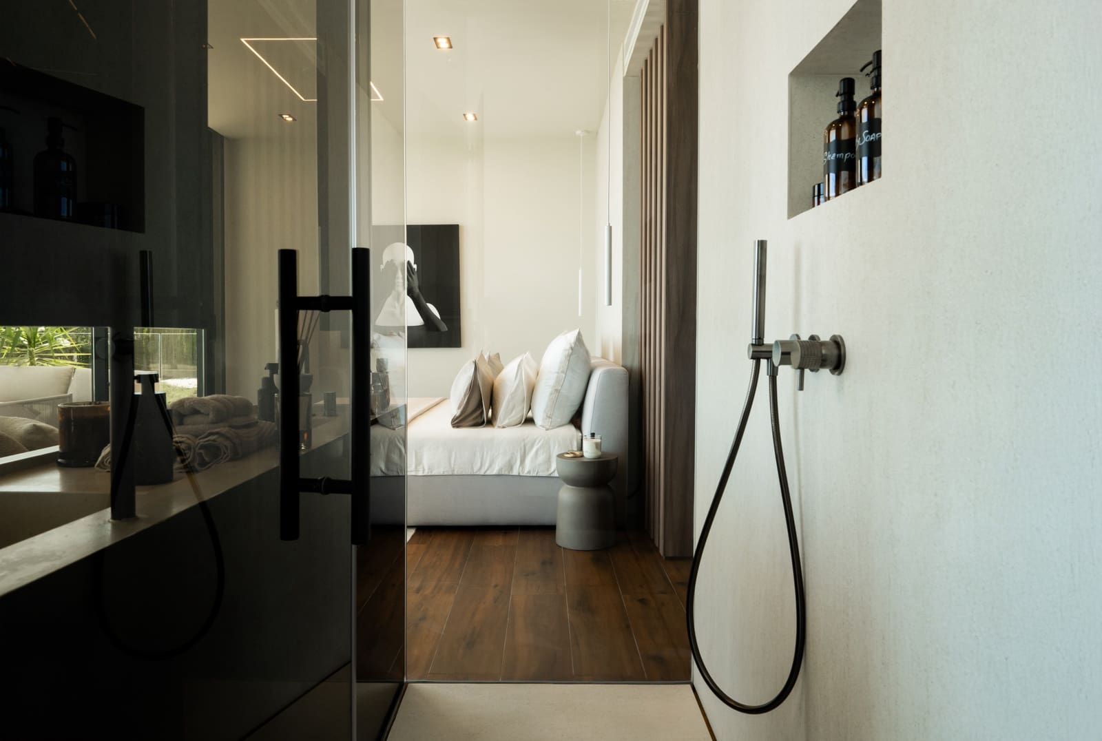 4 bedroom Villa for sale in Benahavis with pool garage - € 7,995,000 (Ref: 9181108)