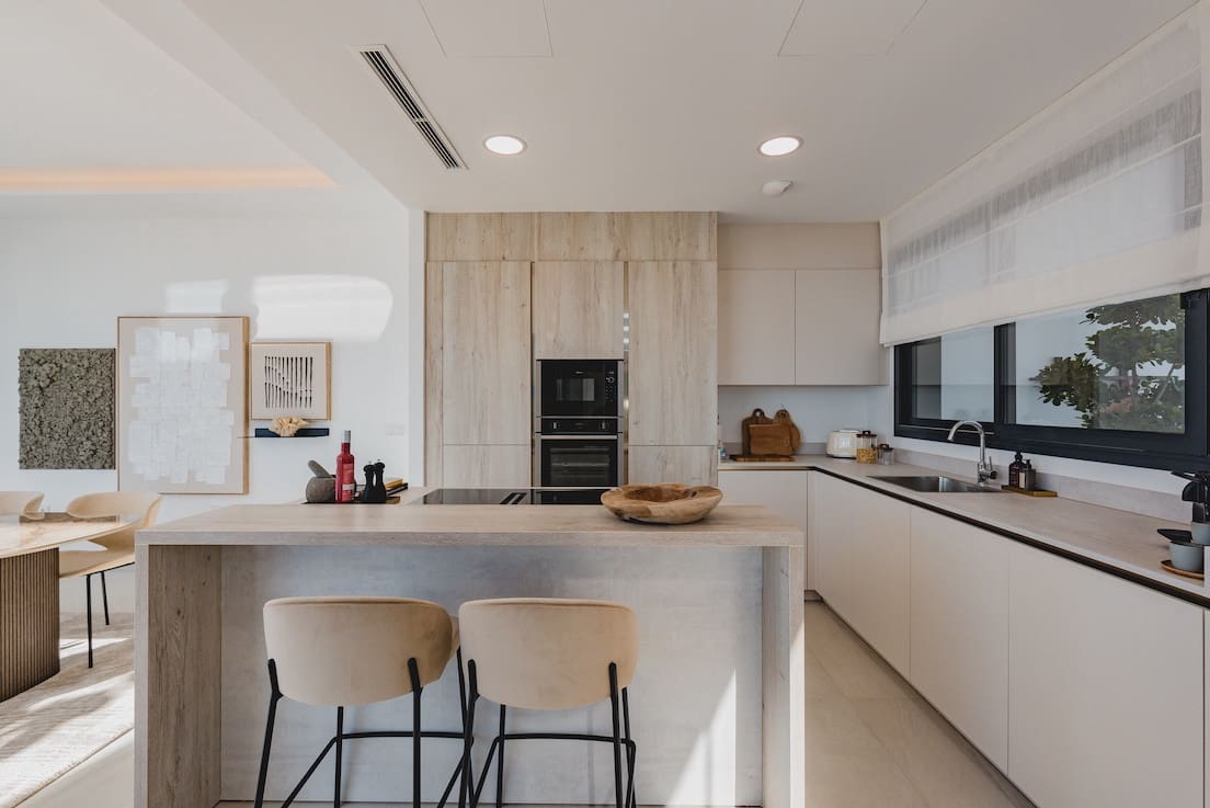 4 bedroom Townhouse for sale in Marbella with pool garage - € 1,975,000 (Ref: 9183724)