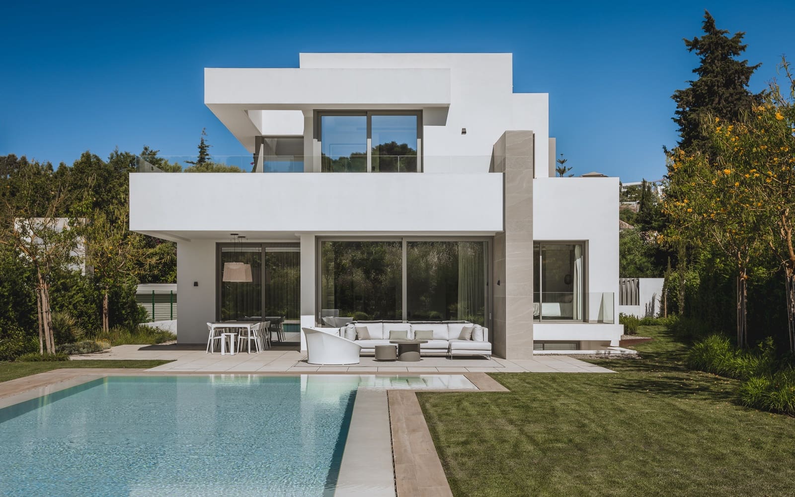 4 sypialnia Willa na sprzedaż w Marbella z basenem garażem - 2 395 000 € (Ref: 9191149)