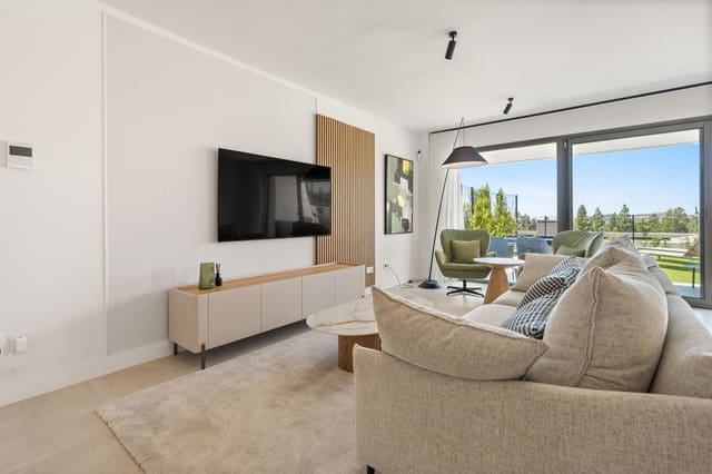 3 sypialnia Dom na sprzedaż w El Chaparral, Mijas z basenem garażem - 1 050 000 € (Ref: 9193878)