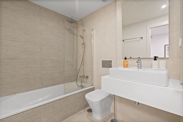 3 sypialnia Dom na sprzedaż w El Chaparral, Mijas z basenem garażem - 1 050 000 € (Ref: 9193878)