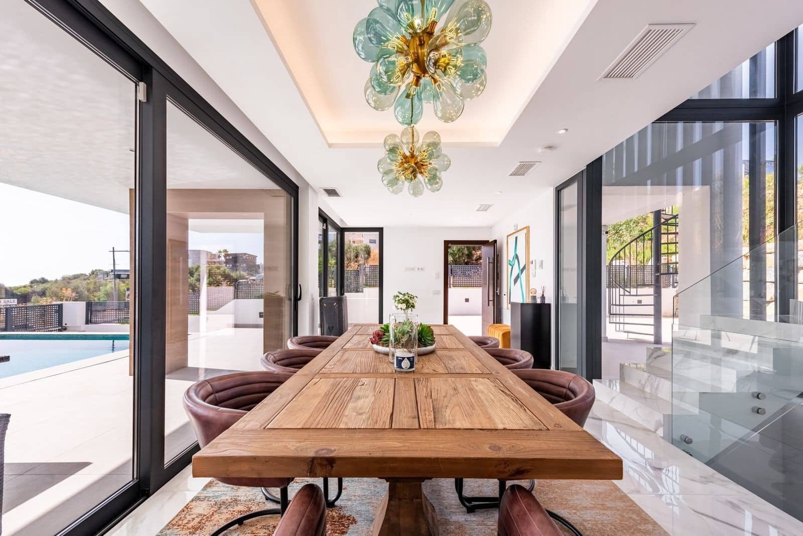 3 sovrum Villa till salu i Estepona med pool garage - 1 595 000 € (Ref: 9193879)