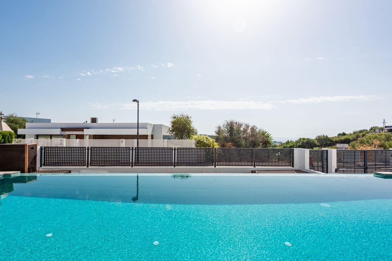 3 soverom Villa til salgs i Estepona med svømmebasseng garasje - € 1 395 000 (Ref: 9193879)