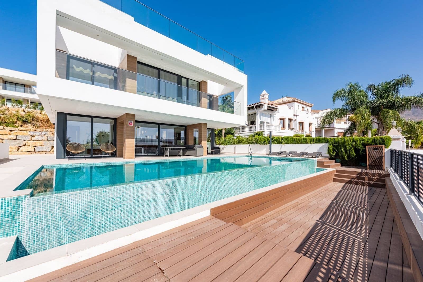 3 soverom Villa til salgs i Estepona med svømmebasseng garasje - € 1 395 000 (Ref: 9193879)