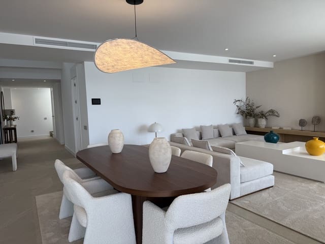 4 sovrum Semi-fristående Villa till salu i Marbella med pool garage - 1 911 000 € (Ref: 9193883)