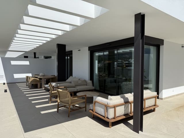 4 sovrum Semi-fristående Villa till salu i Marbella med pool garage - 1 911 000 € (Ref: 9193883)