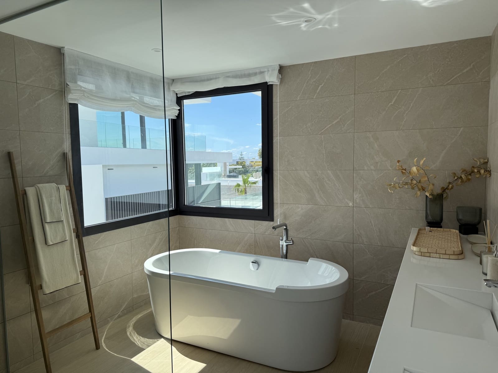 4 sovrum Semi-fristående Villa till salu i Marbella med pool garage - 1 911 000 € (Ref: 9193883)