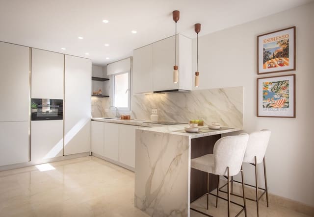 3 sypialnia Penthouse na sprzedaż w Nueva Andalucia, Marbella z basenem garażem - 1 795 000 € (Ref: 9195665)