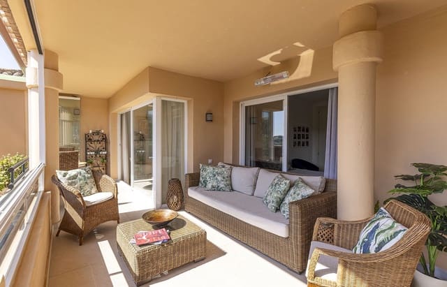 2 makuuhuone Huoneisto myytävänä paikassa Marbella mukana uima-altaan 
autotalli - 480 000 € (Ref: 9215151)