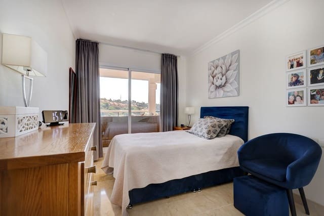 2 makuuhuone Huoneisto myytävänä paikassa Marbella mukana uima-altaan 
autotalli - 480 000 € (Ref: 9215151)