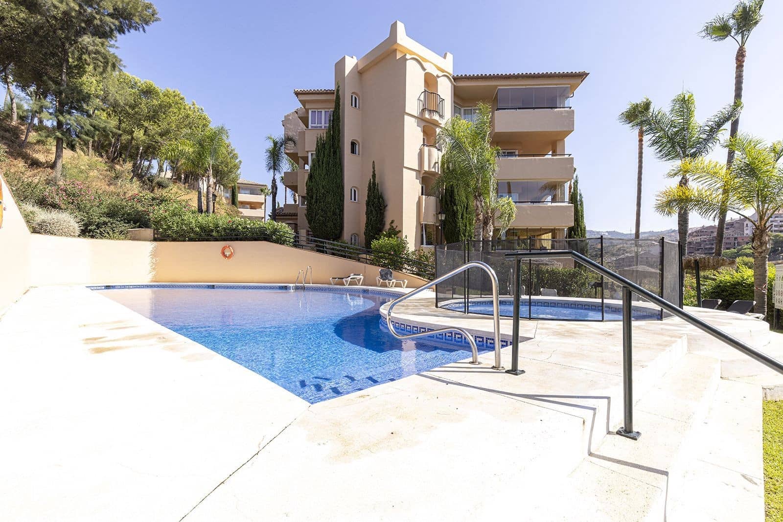 2 makuuhuone Huoneisto myytävänä paikassa Marbella mukana uima-altaan 
autotalli - 480 000 € (Ref: 9215151)