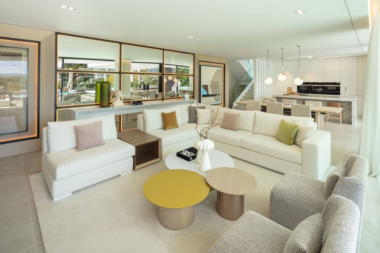 Villa for sale in Marbella - € 4,990,000 (Ref: 9236524)