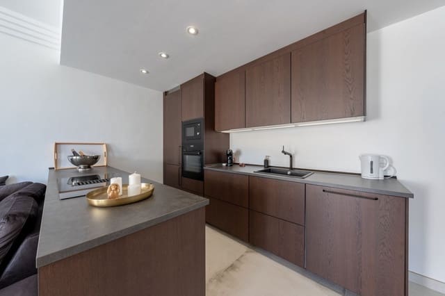 3 sypialnia Penthouse na sprzedaż w Nueva Andalucia, Marbella z basenem garażem - 1 195 000 € (Ref: 9257163)